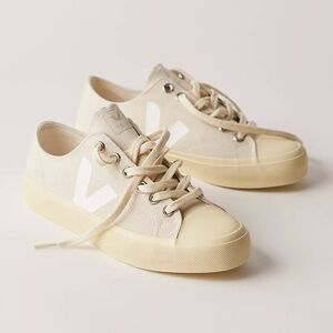 NEW Veja Shoes Wata II Low Canvas Shoes in Pierre White
